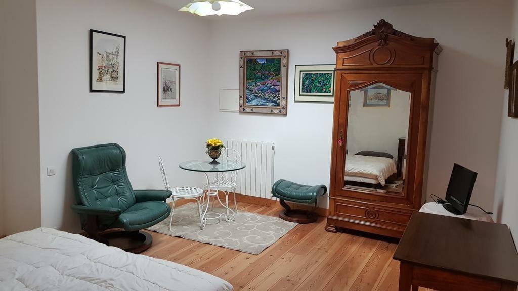 Bed and Breakfast Alain Et Nicole Cognac Exterior foto